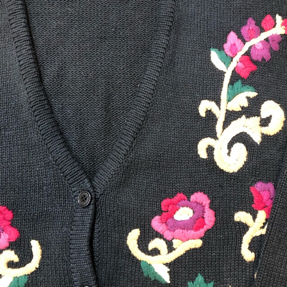 Vintage 80’s The Bay Embroidered Floral Cardigan - Picture 4 of 17
